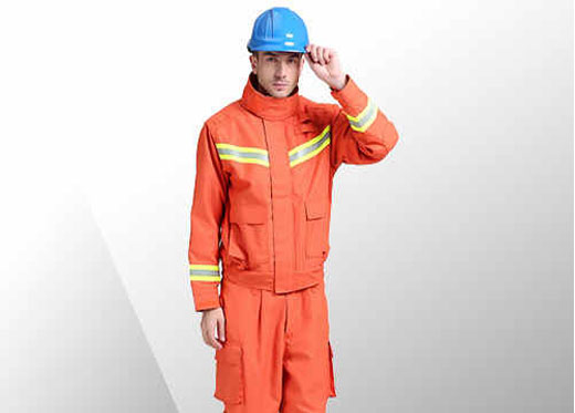 消防服應(yīng)該怎么穿呢？